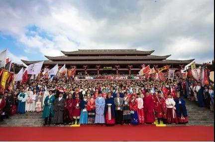 衣冠简朴古风存——第三届云台山汉服花朝节开幕