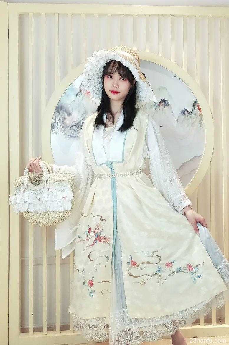 [汉服安利]你知道汉服如何与其他类型的衣服搭配吗？