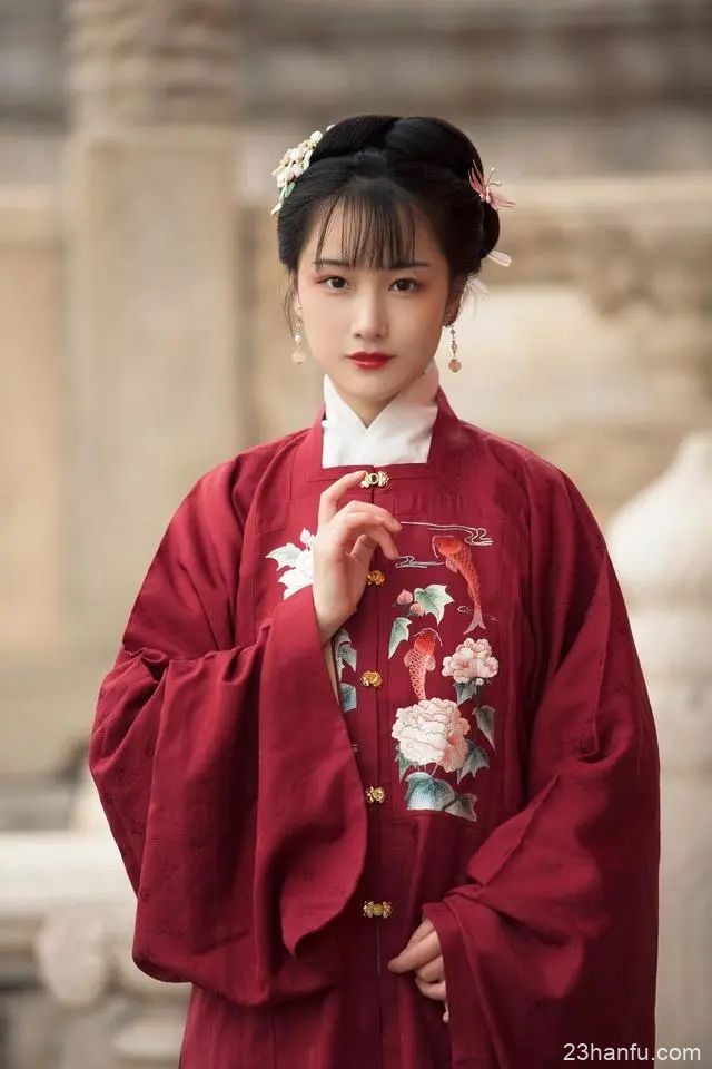 朋友,一起来看美丽的汉服吗
