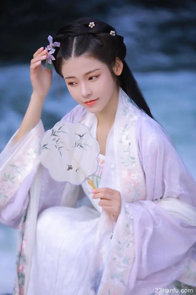朋友,一起来看美丽的汉服吗