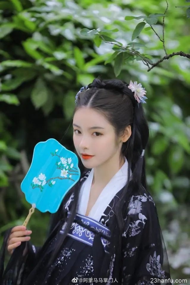 朋友,一起来看美丽的汉服吗