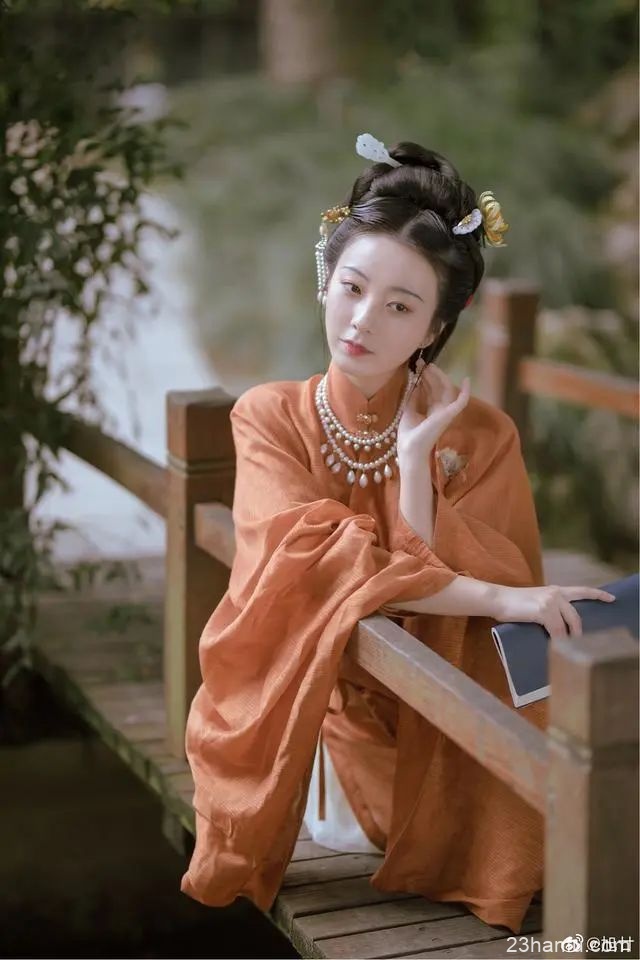 朋友,一起来看美丽的汉服吗
