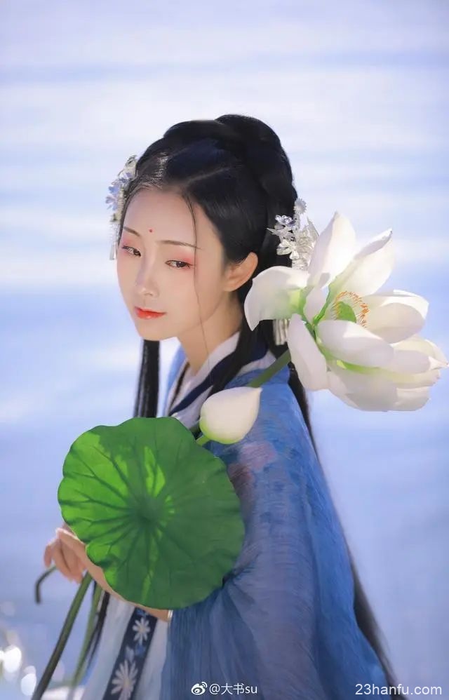 朋友,一起来看美丽的汉服吗