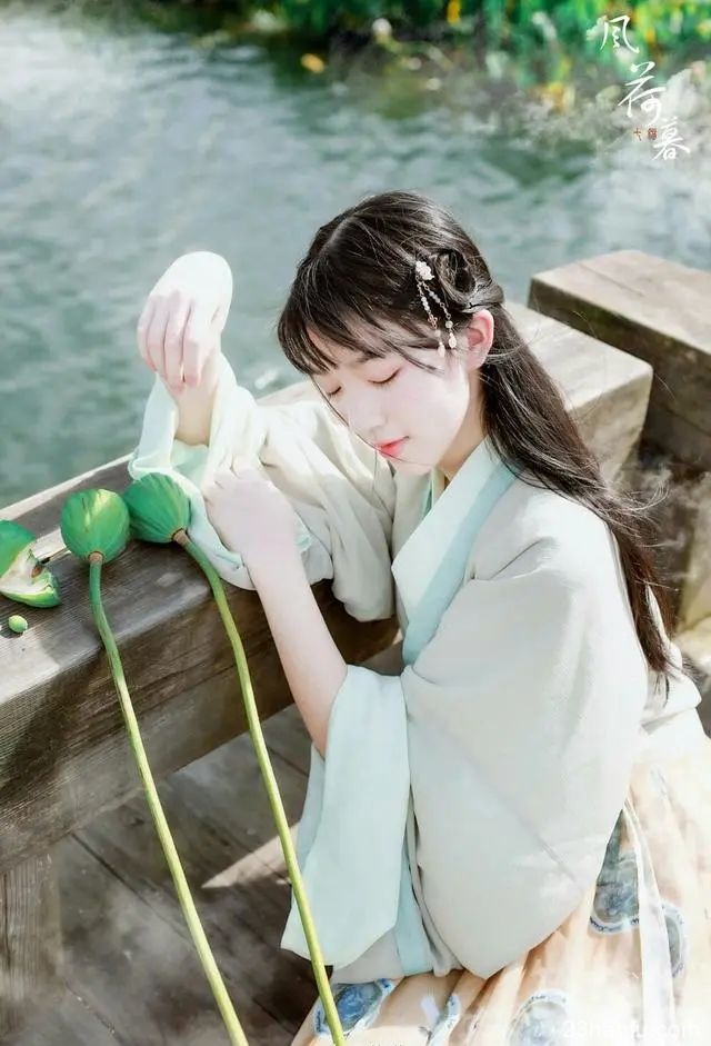 朋友,一起来看美丽的汉服吗