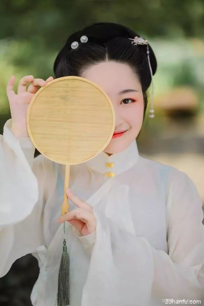 【汉服美景】心心莲莲,吹皱一池清梦