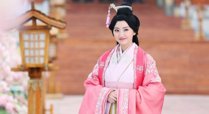 你能分清直裾、直身、直裰、道袍吗