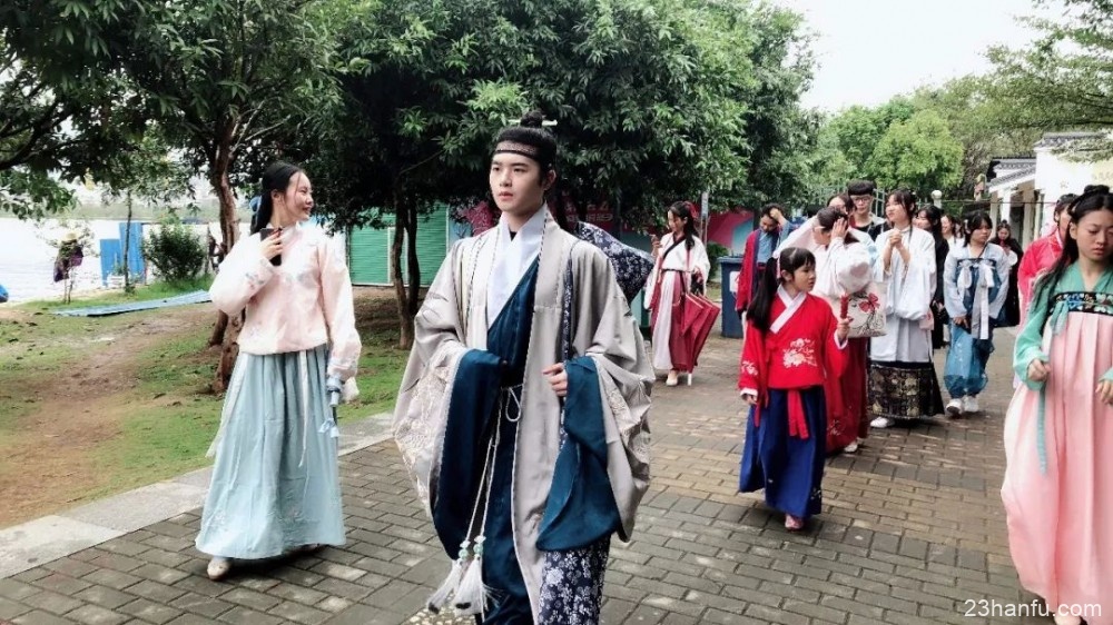 汉服复兴的真义在哪里?这个视频道出了同袍内心的初衷!