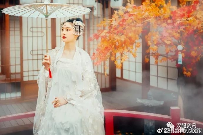 【汉服小仙女】点绛唇•蹴罢秋千