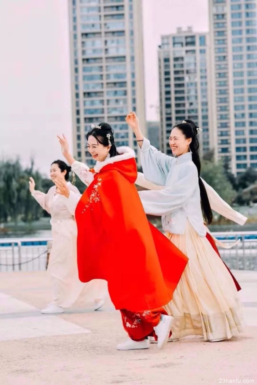 汉服复兴的真义在哪里?这个视频道出了同袍内心的初衷!