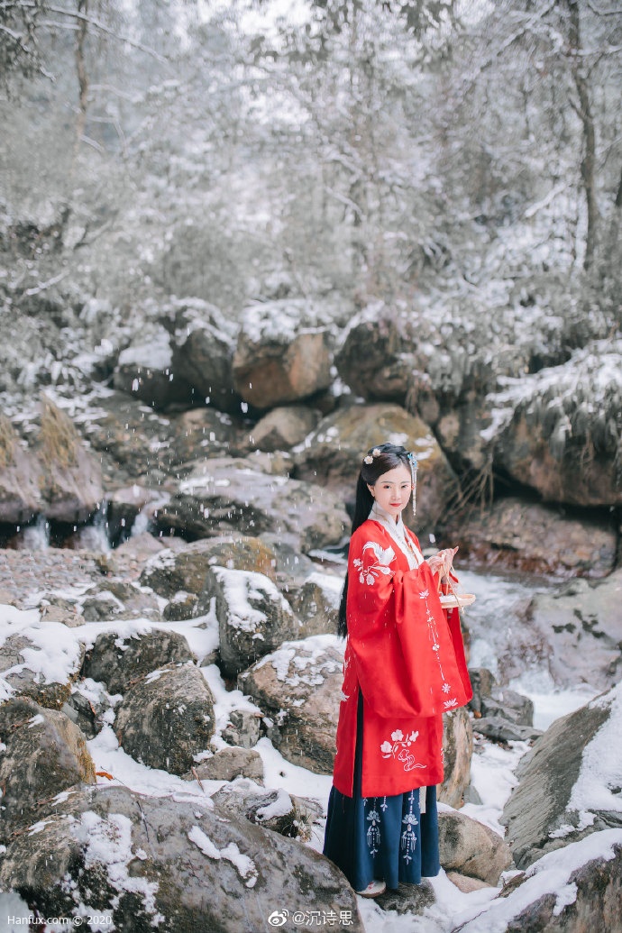 【汉服美图】偶得幽闲境