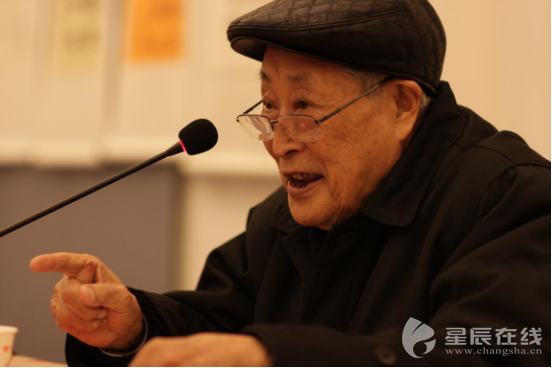 长沙碧湖诗社130周年专题吟诵 大学生着汉服吟诵经典