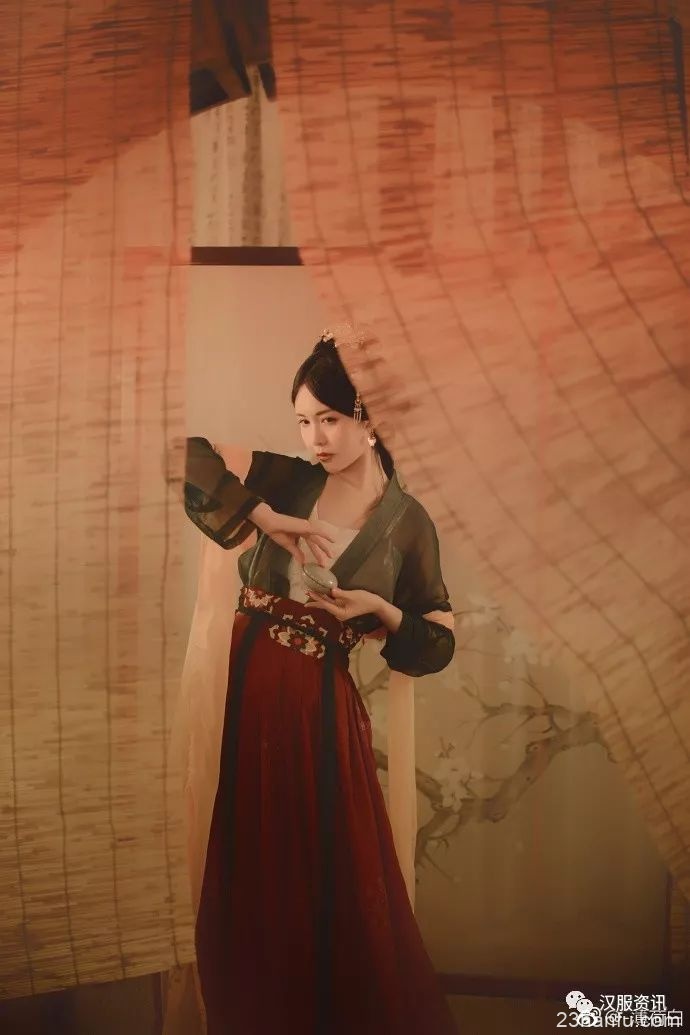 【汉服美图】朱砂璺