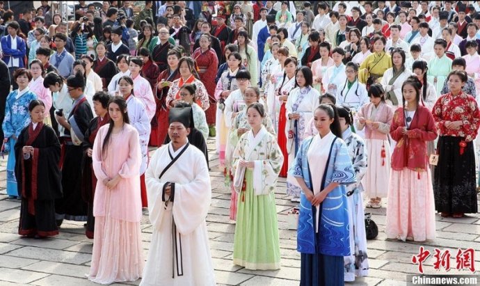 50名萌娃穿汉服拜文昌 芦苞镇胥江祖庙举行文昌诞活动