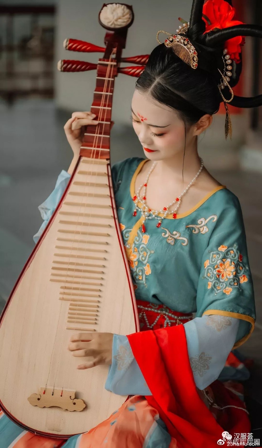 【汉服仕女】夜楼明月弦