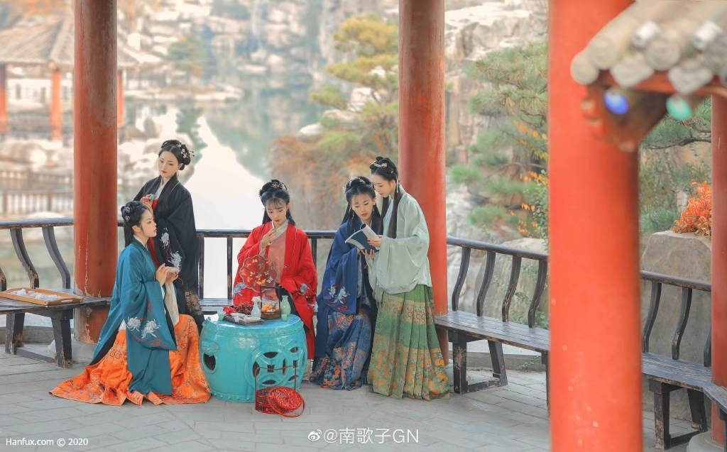 【汉服美景】染红尘换缀一方天隅