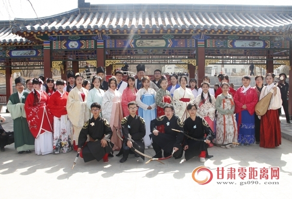 兰州汉服礼仪社举办传统花朝节活动