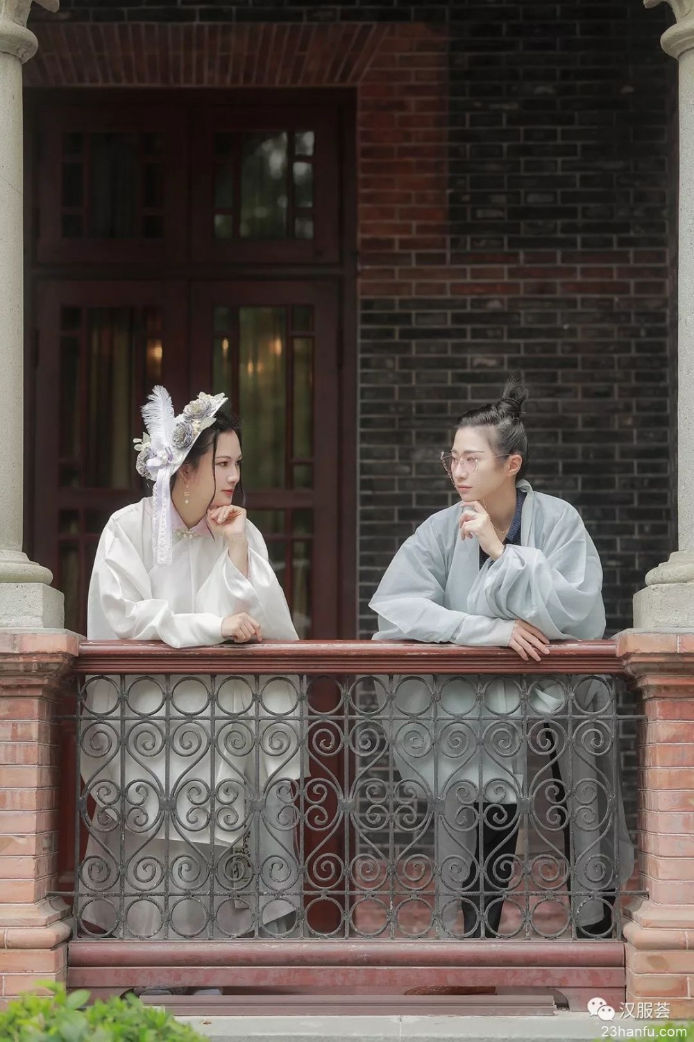 【汉服街拍】光阴如诗，一笔一笔都写满你