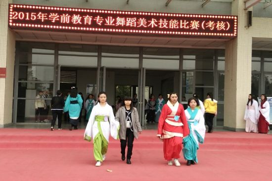 中国历朝历代的服饰欣赏，汉服优雅、唐装华丽