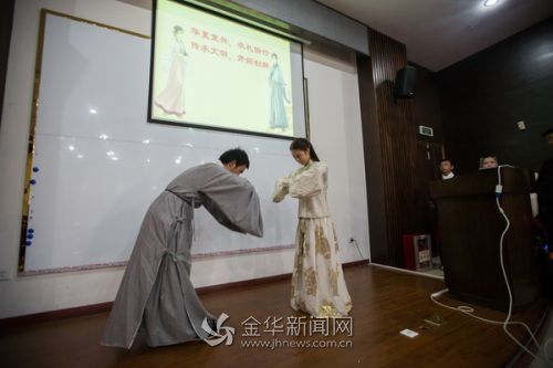 都江堰版"刘亦菲"梦回汉朝 网友惊叹:太像！