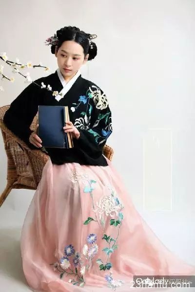 汉服妆容、发髻与发饰