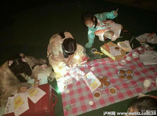 着汉服 过中秋 品味穿越千年的月圆