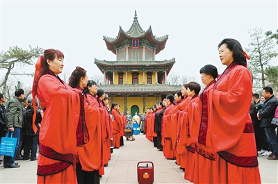 在冬天应该穿什么样的汉服？