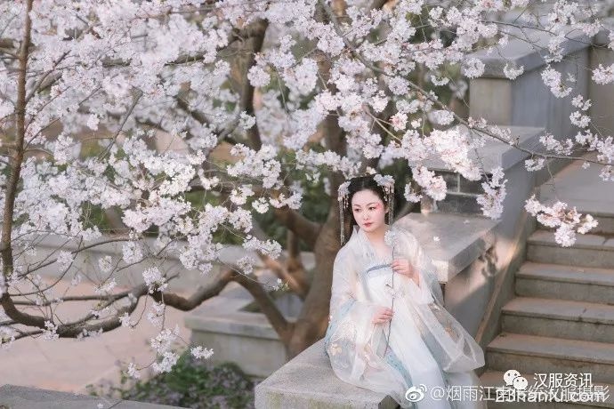 【汉服美图】苍山暮雪