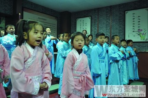 “古韵华章 香茗绕梁 梦回汉唐”汉服游园会在杜甫故里举行