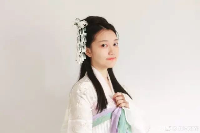 【汉服发型】能扎出假发包效果的百搭发型