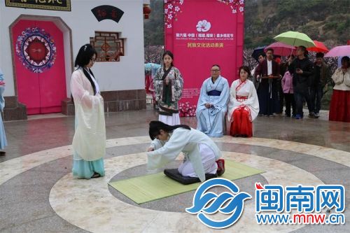 一套完整的汉服，还得用这些来搭配！