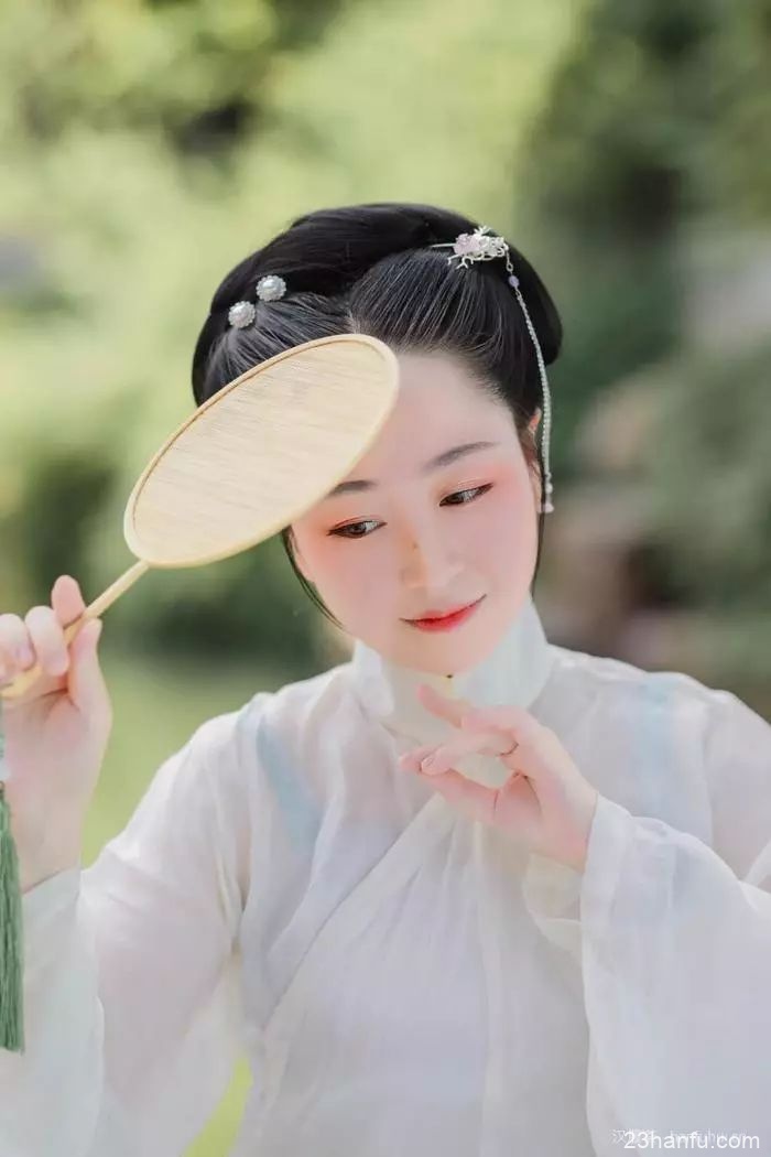 【汉服美景】心心莲莲,吹皱一池清梦