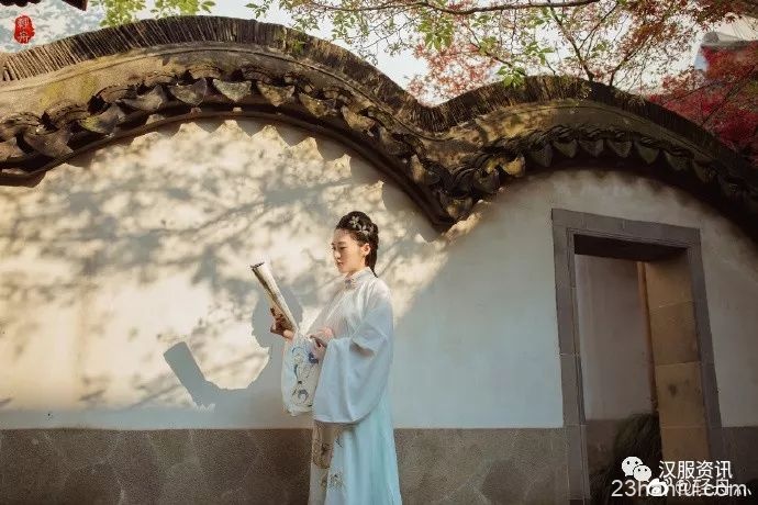 【汉服婚礼】洛城花烛动,戚里画新蛾