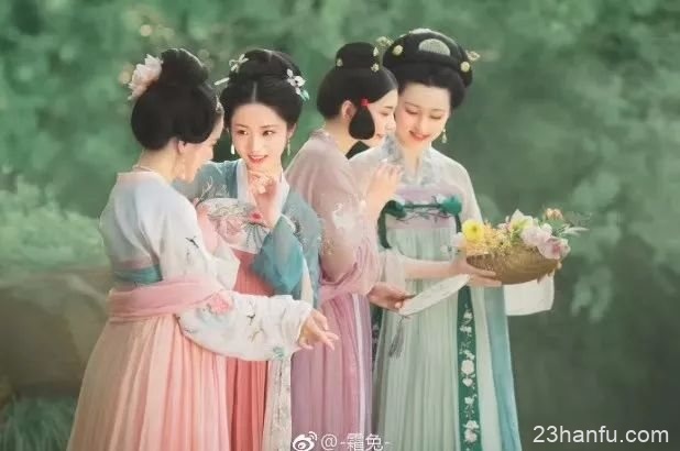 汉服是中华文化的代表性符号,值得我们正视她,弘扬她!