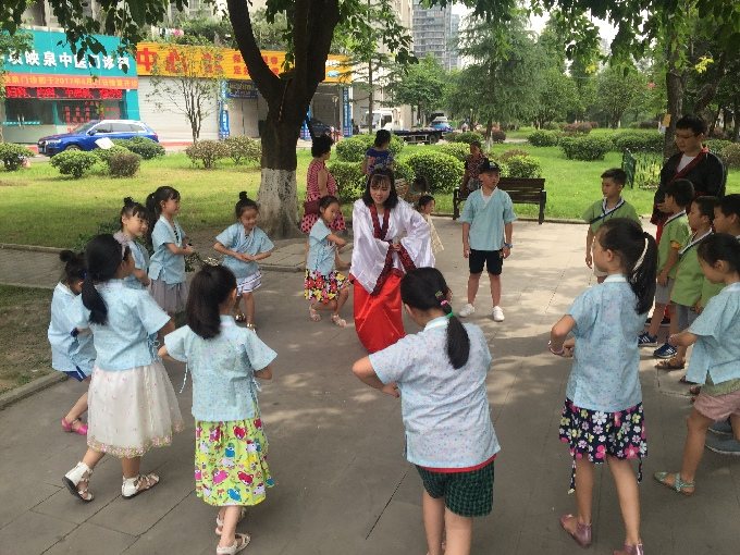 穿汉服学国学 这个社区暑期班好有创意
