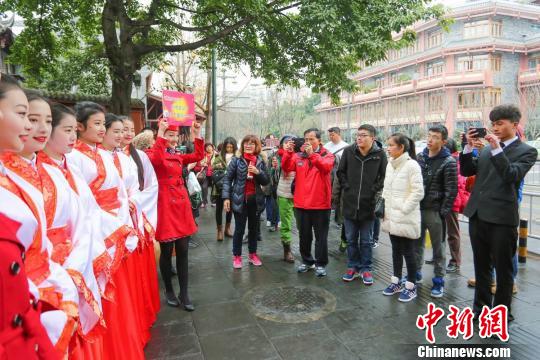 图说明代宫廷服饰——皇帝皮弁服和通天冠服