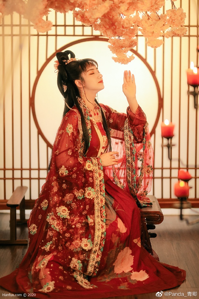【汉服时尚】不期而遇的初雪，等待礼物的少女