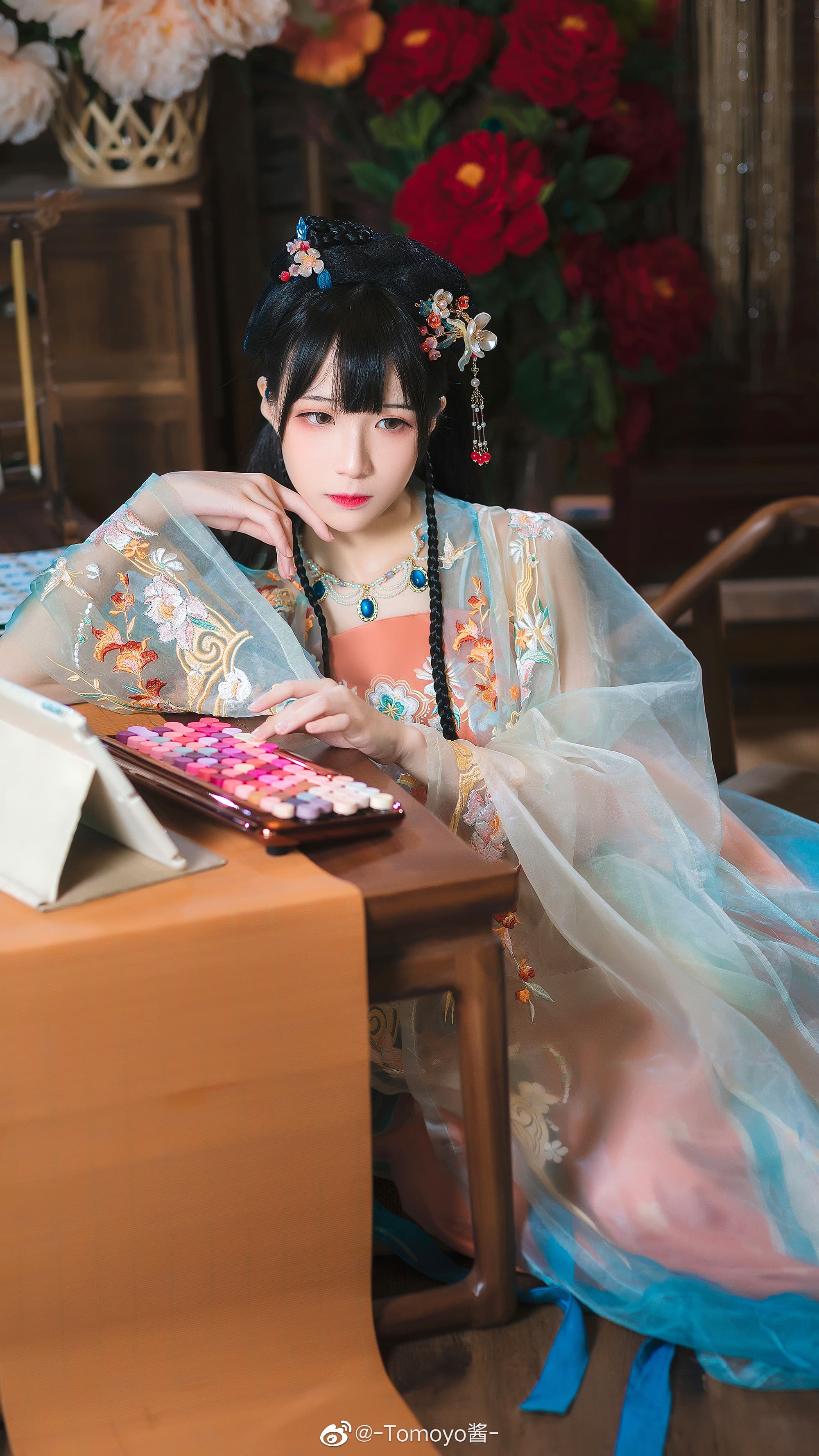 【汉服】假如每个人的生活是一种颜色，那你的生活是什么颜色呢？@-Tomoyo酱-