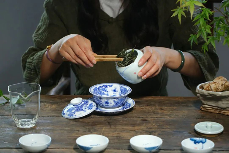 人生如茶，不争，才是至境！