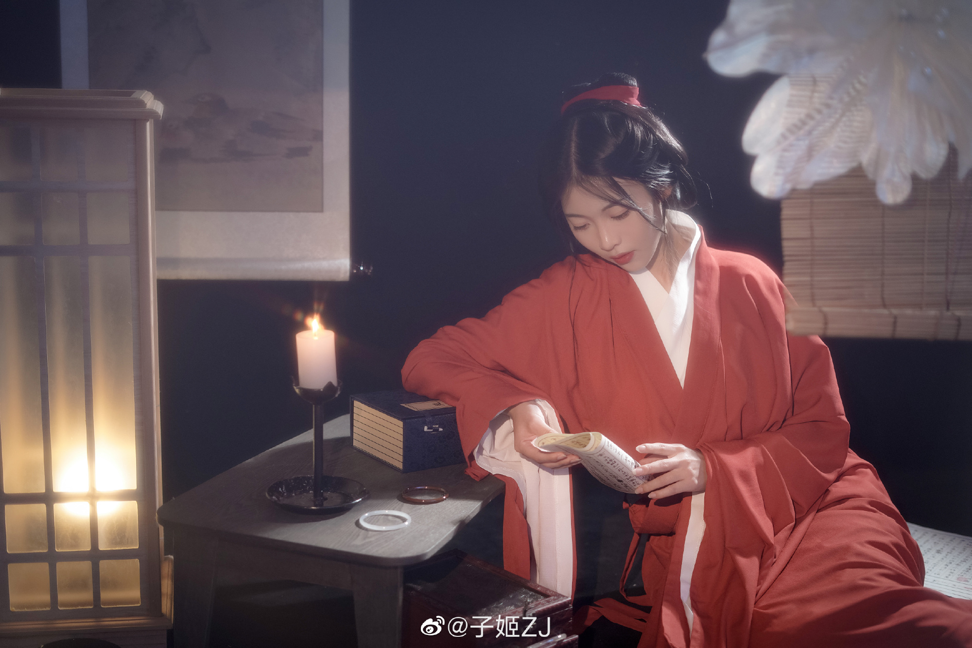 汉服 明月照高楼，流光正徘徊。@子姬ZJ