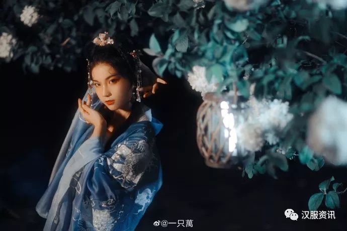 东风夜放花千树