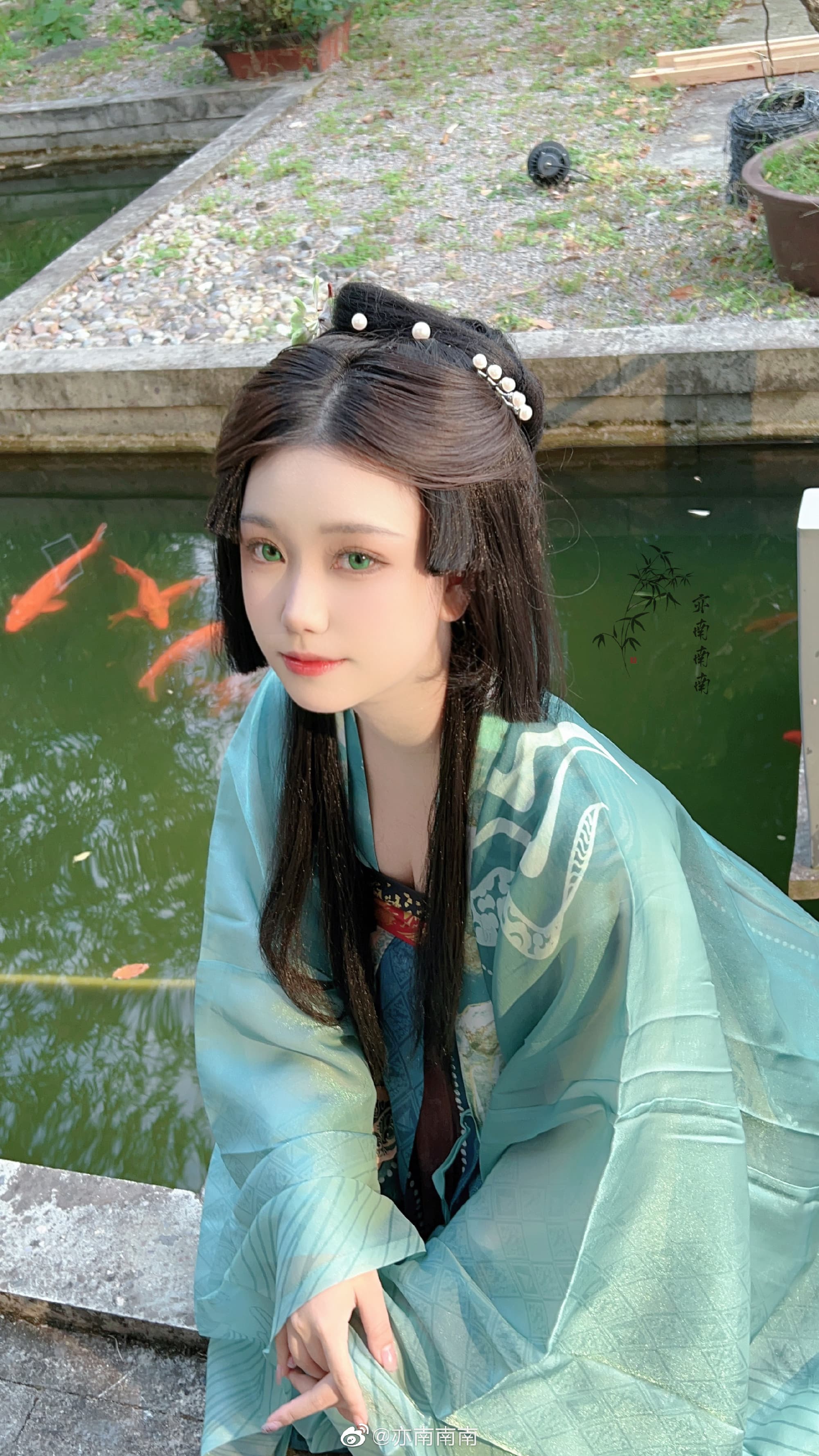 在老板家摸 ​​​@亦南南南