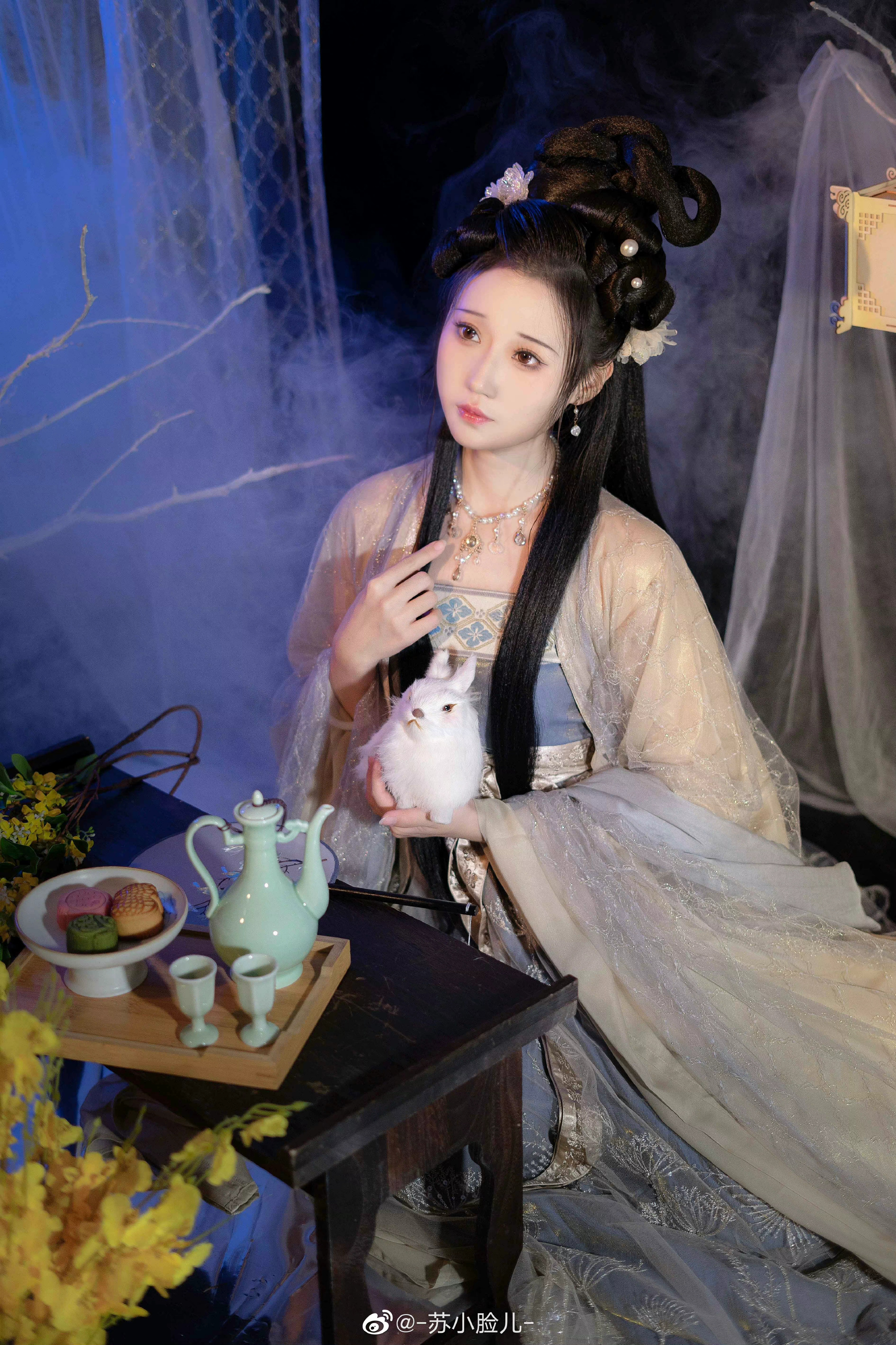 汉服写真 皓魄当空宝镜升，云间仙籁寂无声@-苏小脸儿-