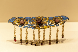 细说女子汉服发饰：点翠、梳篦的金翠首饰