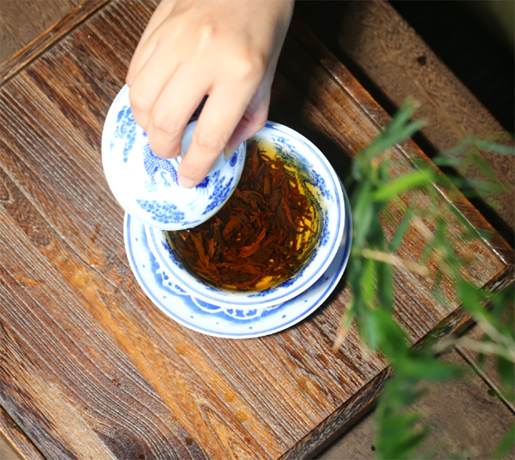 人生如茶，不争，才是至境！