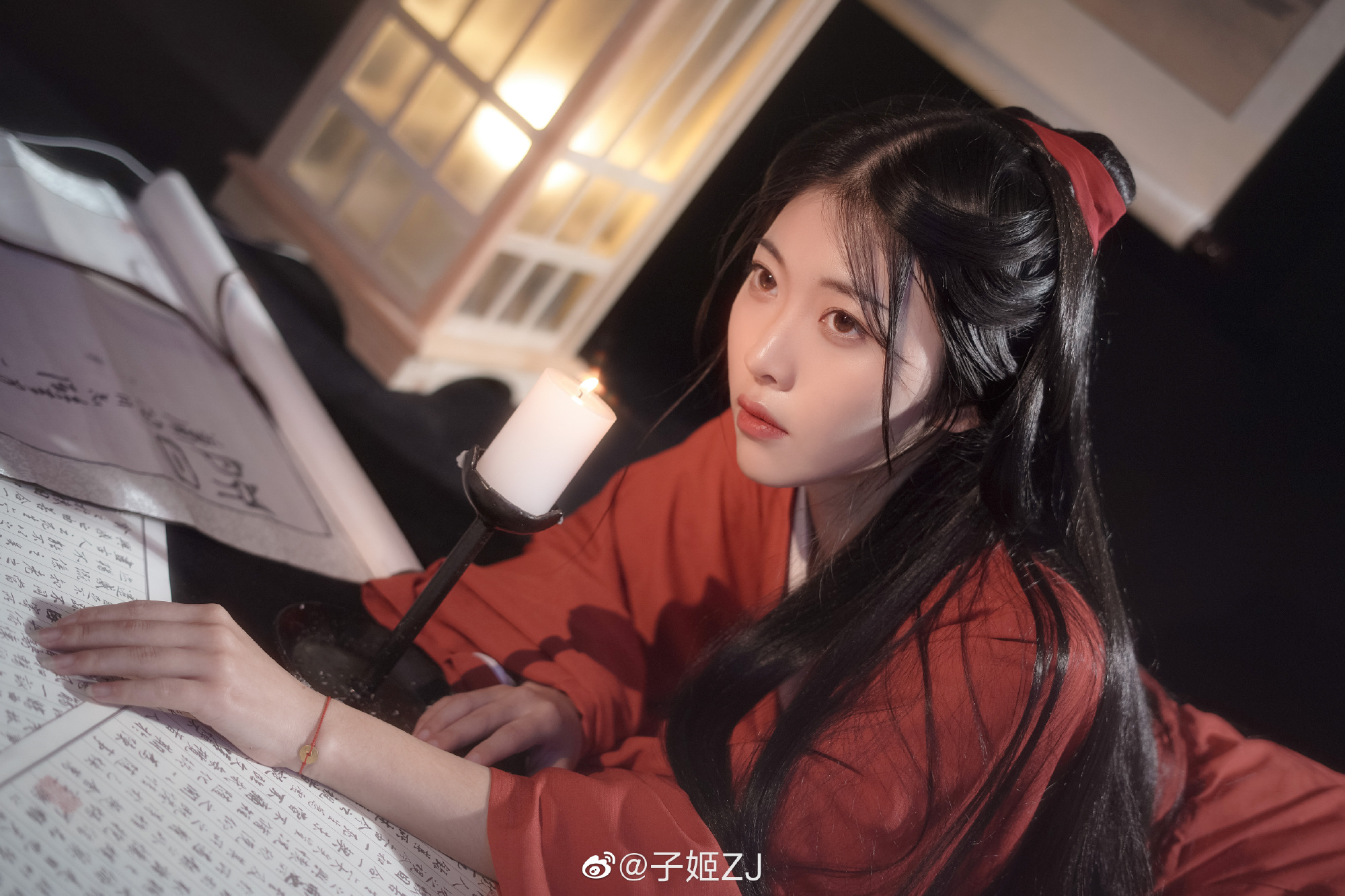 汉服 明月照高楼，流光正徘徊。@子姬ZJ