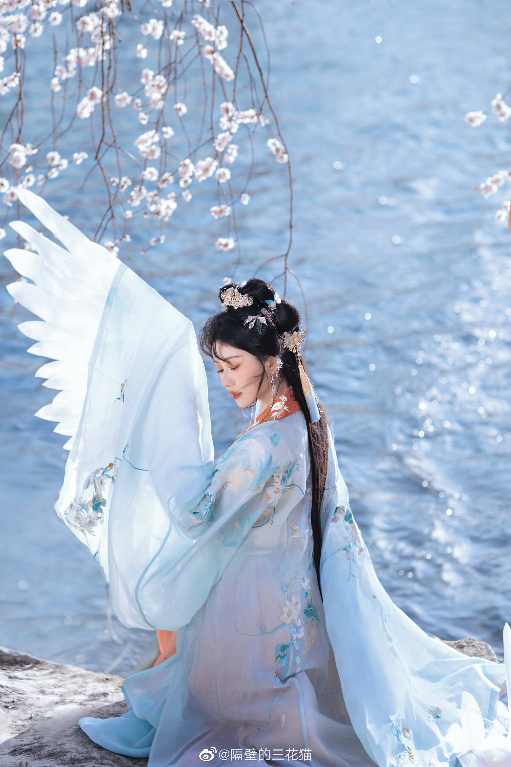 汉服 你是山川 河流 大海 我奔赴于你…@隔壁的三花猫