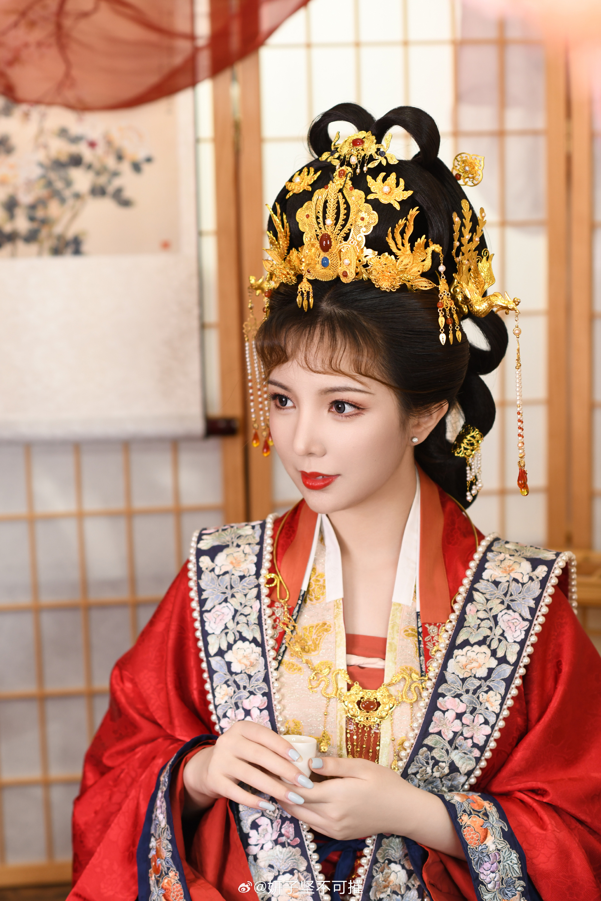 和心心老师的汉服造型作品存档。@妍子坚不可摧