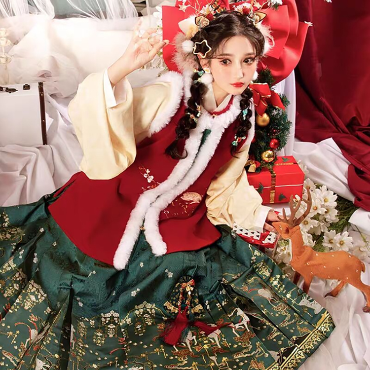 当汉服遇到圣诞节，文化交融的背后是文化自信