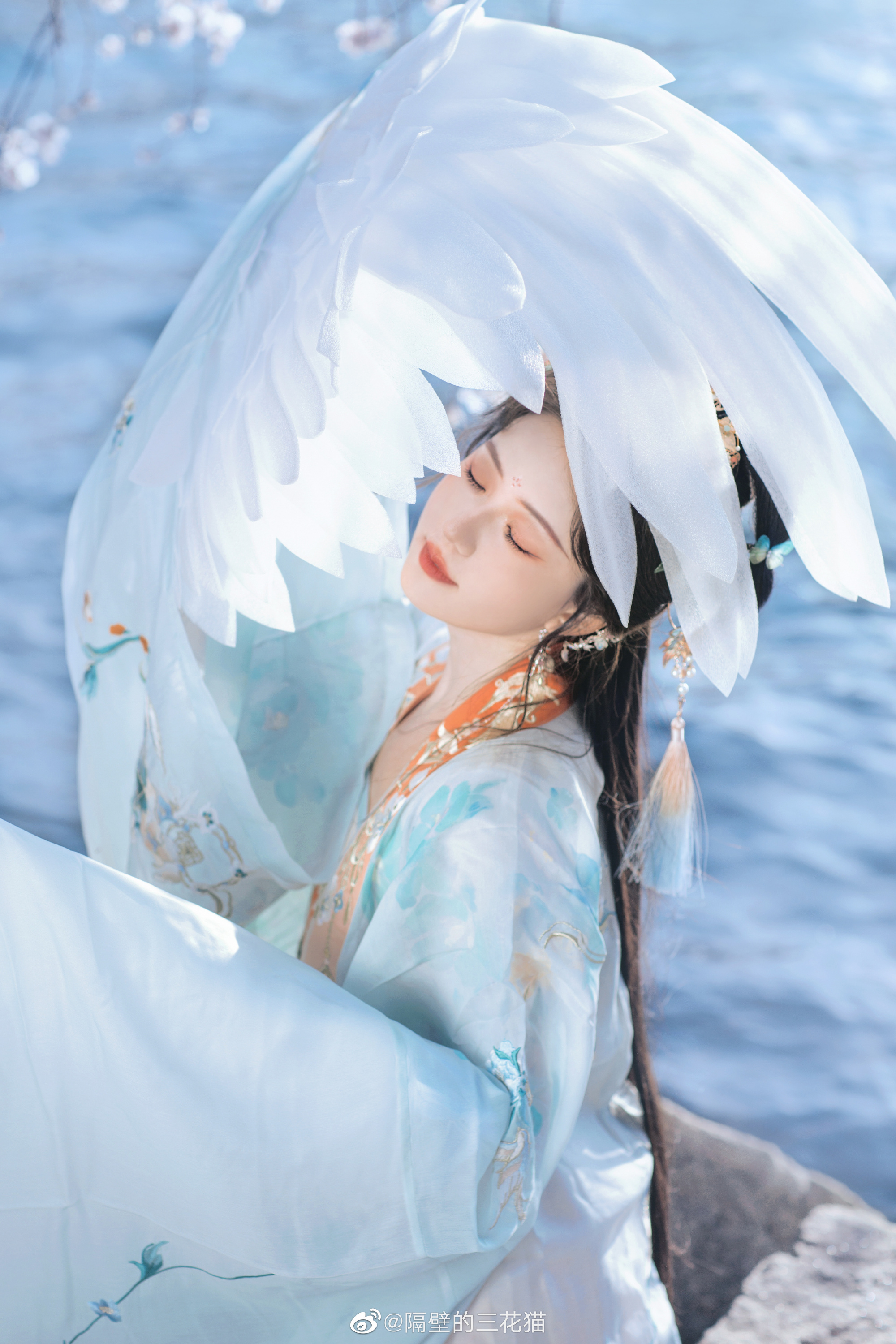 汉服 你是山川 河流 大海 我奔赴于你…@隔壁的三花猫