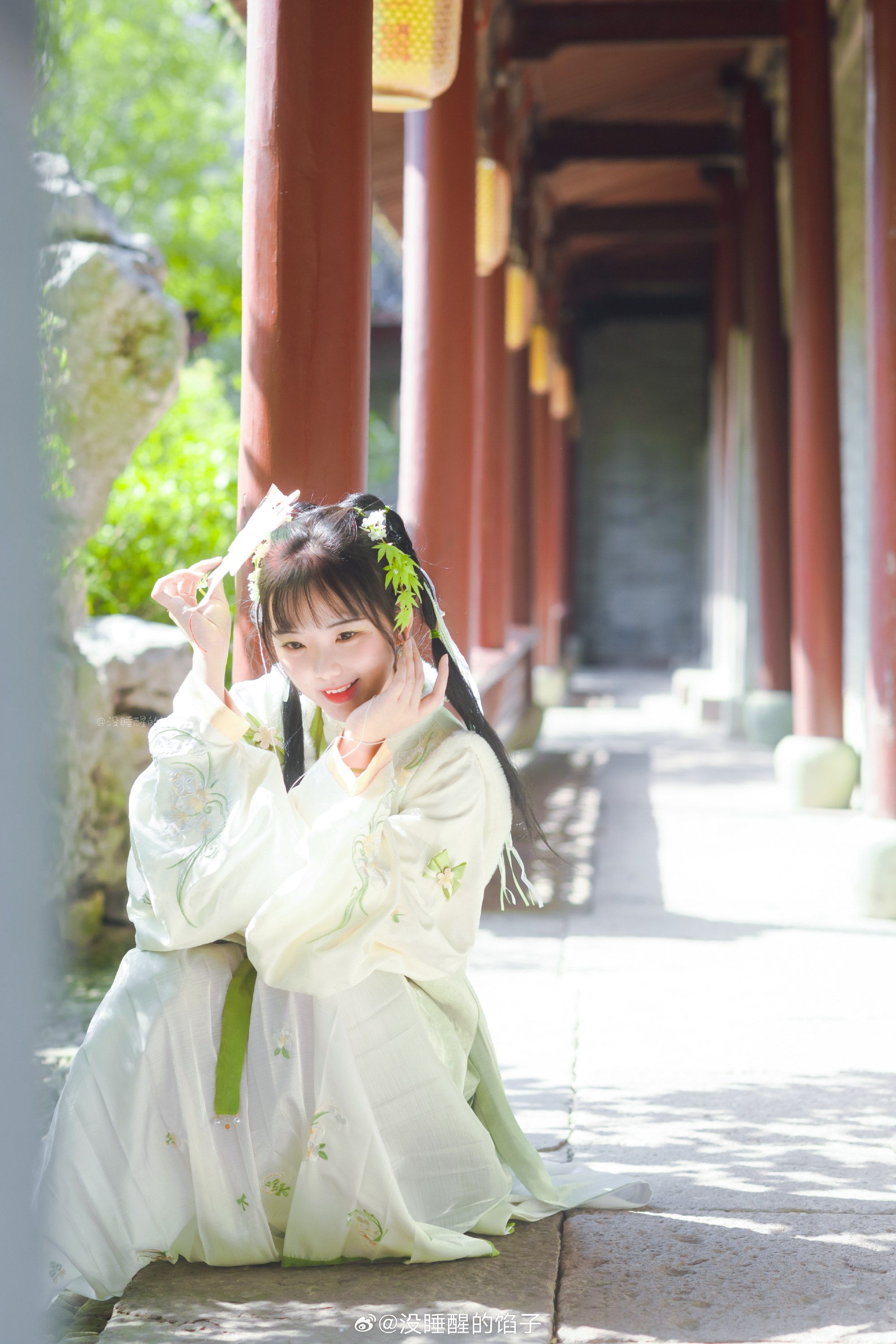 汉服 先生说考功名就得读书破万卷 但我也想和你趁好春光放纸鸢。@没睡醒的馅子